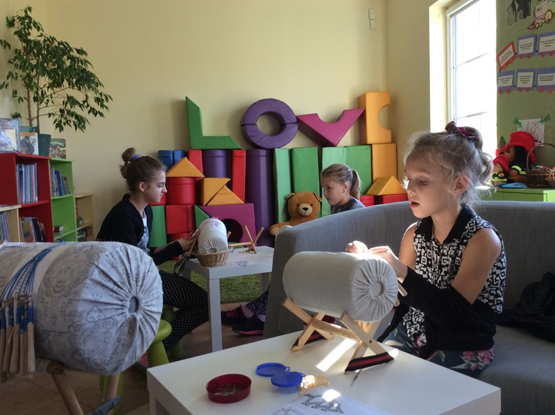 Więcej o: Kolejne zajęcia z koronką klockową już wkrótce!